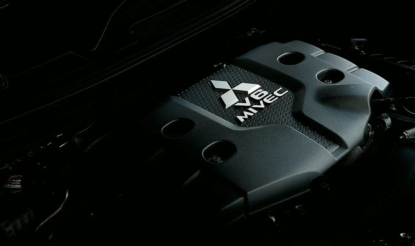 The new generation Montero Sport has a V6 petrol engine. It’s extremely lightweight, allowing it to return exceptional fuel efficiency. But being lightweight doesn’t mean it’s a slouch when it comes to power. There`s enough punchy acceleration for travelling up mountain roads or towing heavy loads. The engine also has low emissions – in fact, it’s one of the best in class.