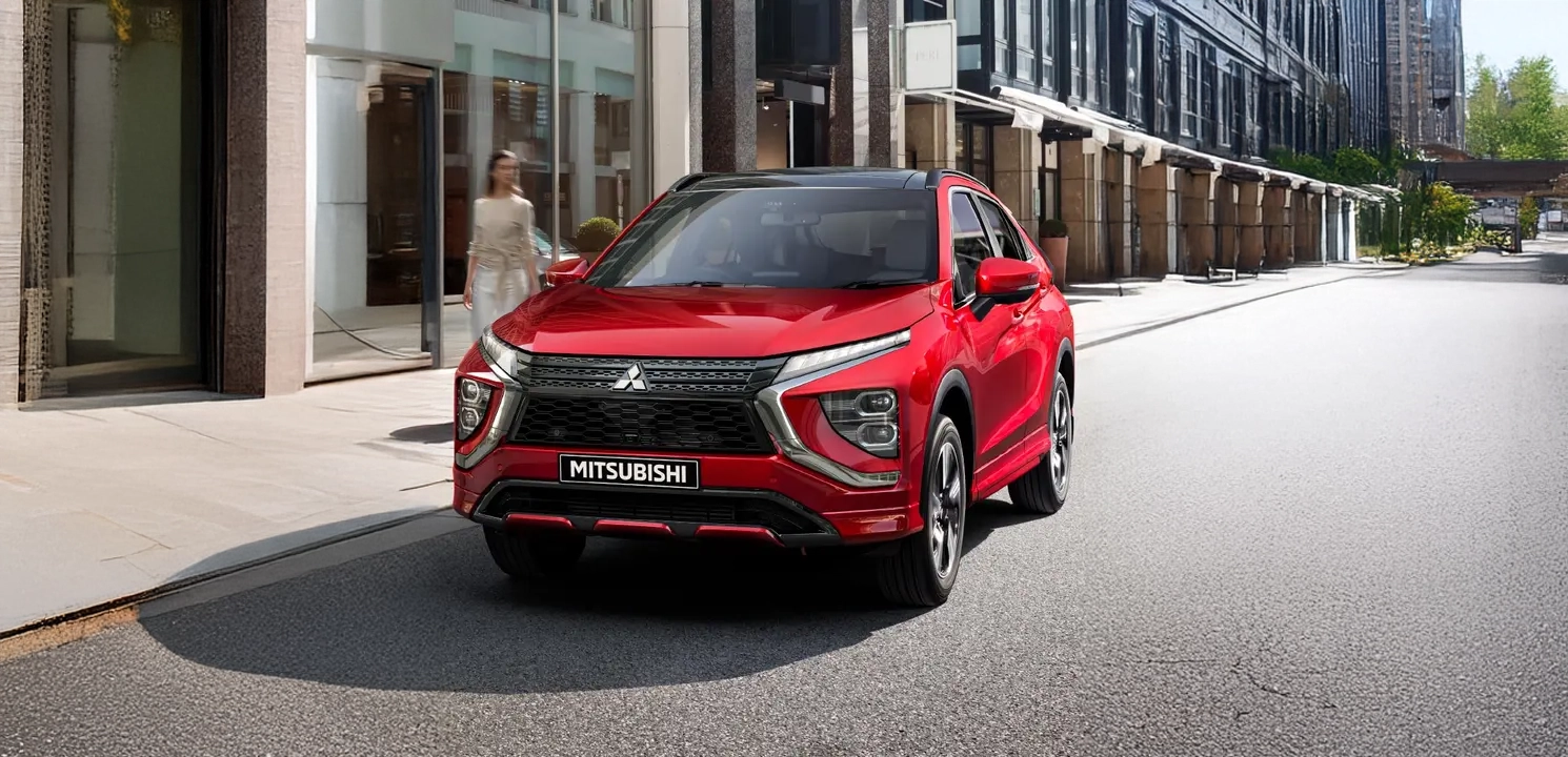 The sculpted wedge-shape of the new Eclipse Cross gives it a crouching feel, like an athlete ready to leap out of the blocks.