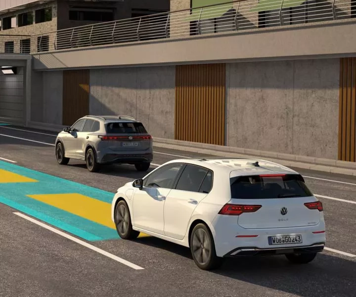 The following driver assist systems are available for the different Golf R models:
- Travel Assist
- Adaptive Cruise Control ACC
- Side Assist (blindspot monitor)