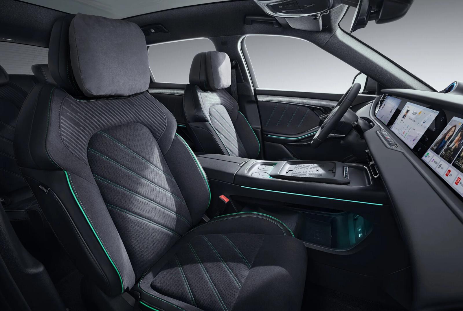 First-class seat to give you greater sleeping comfort Electric adjustment/heating/ventilation/message.