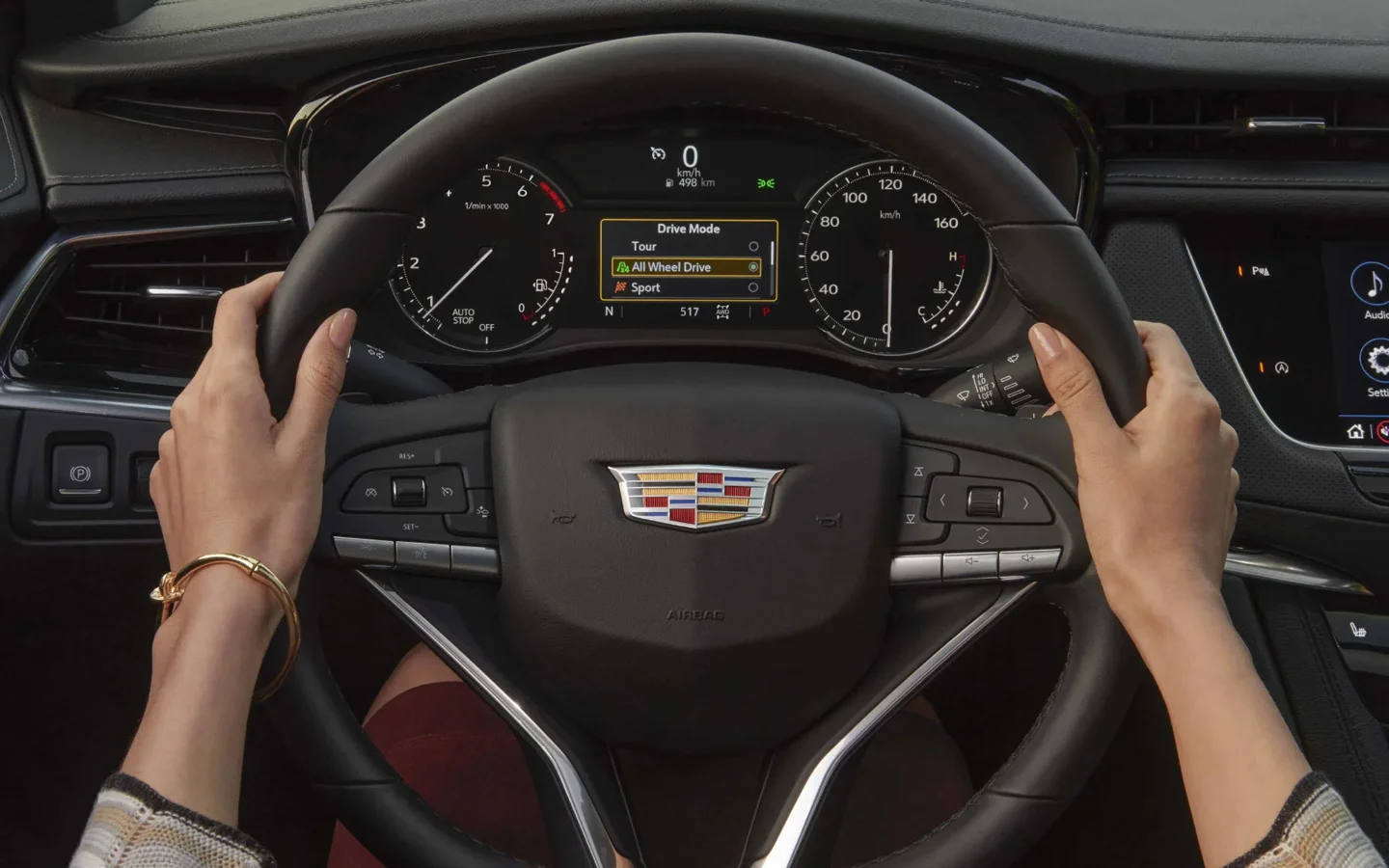 Personalize your XT6 driving experience and adapt to the road ahead with selectable drive modes. The freedom of available All-Wheel Drive is expanded by Touring, Off-Road and Sport calibrations, while Front-Wheel Drive models deliver the confidence of Snow/Ice, Touring and Sport modes.