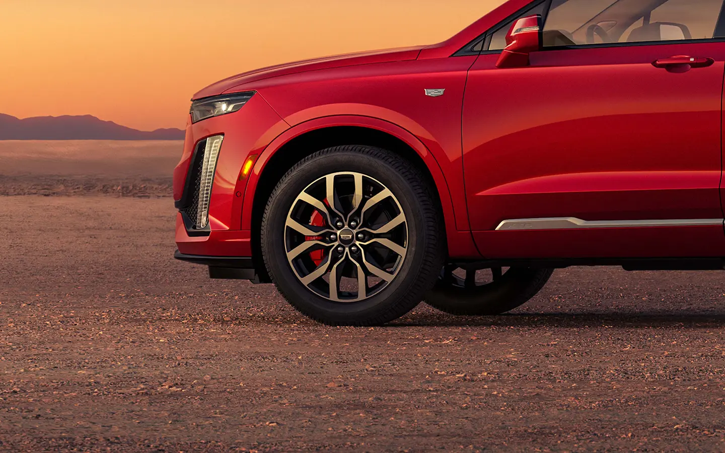 Wield the power of XT6 with Brembo,® a leader in performance brakes. XT6 features durable, 6-piston front Brembo® brakes to offer confident, precise stopping power.