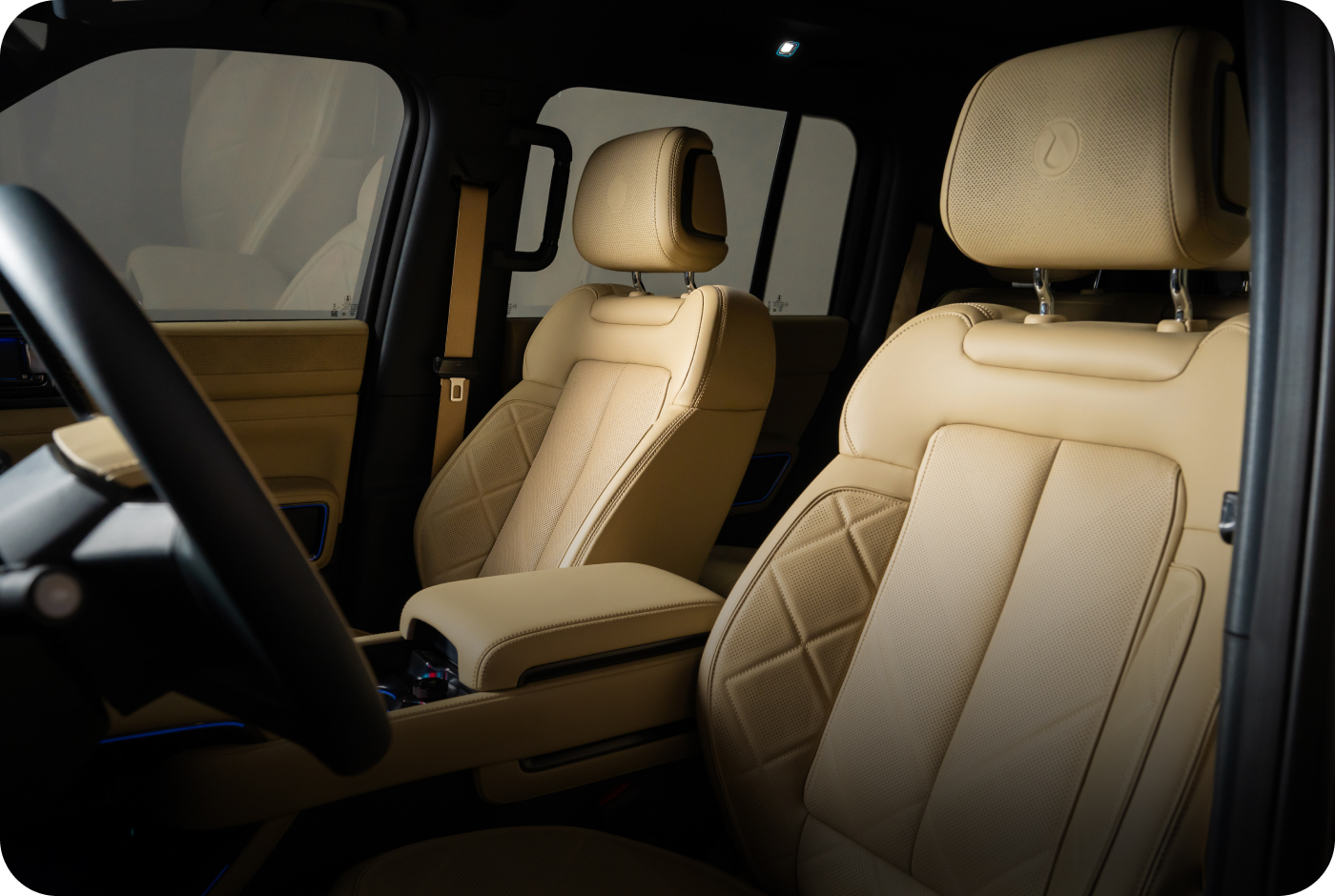 The Denza B5’s seats are designed to provide exceptional comfort and support for every journey.