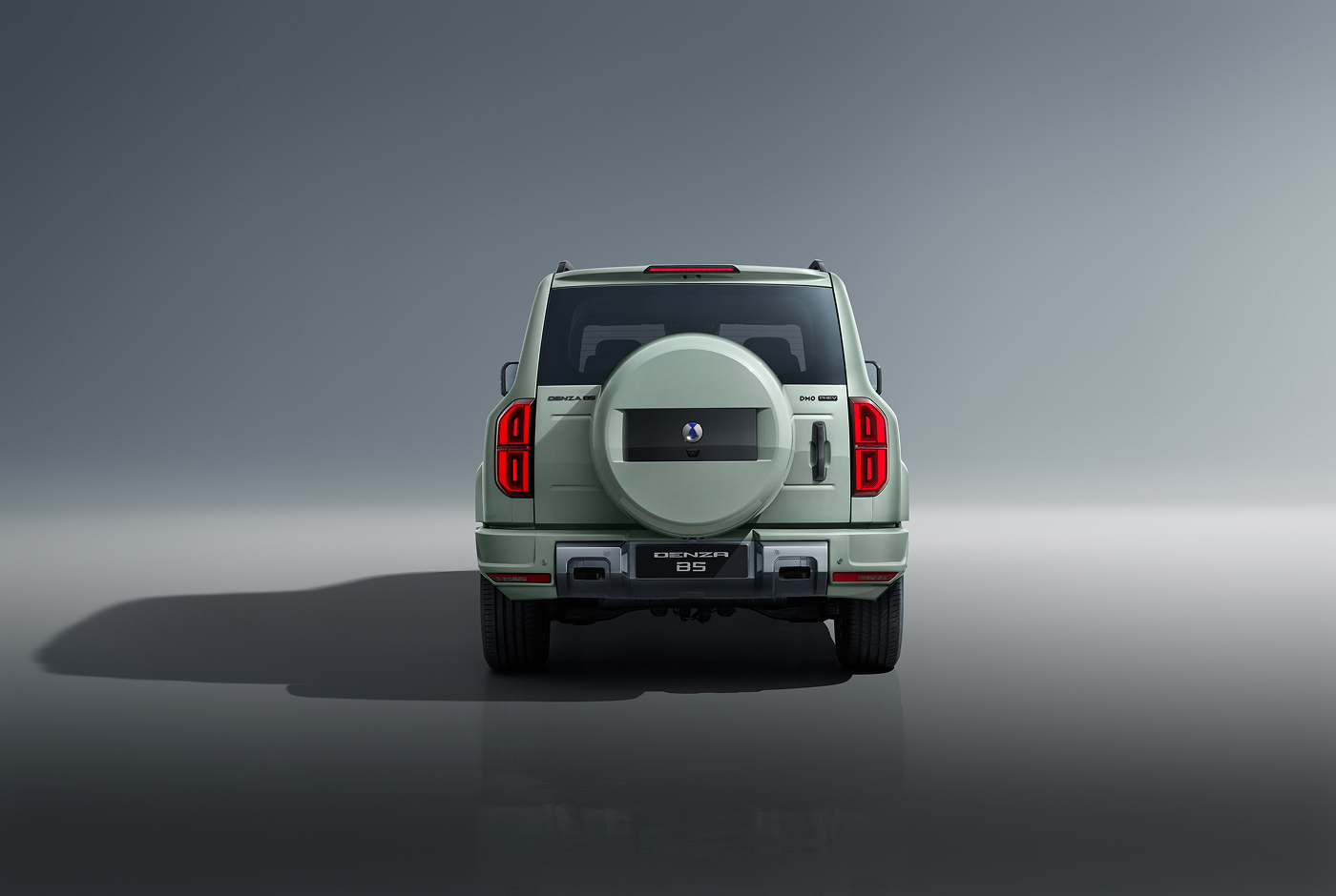 The Light and Shadow Rotating Taillights create a dynamic visual signature, merging elegance and innovation for a striking impression from every angle.