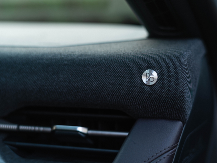 Enjoy amazing surround-sound quality courtesy of 14 speakers and the powerful B&O® subwoofer.
