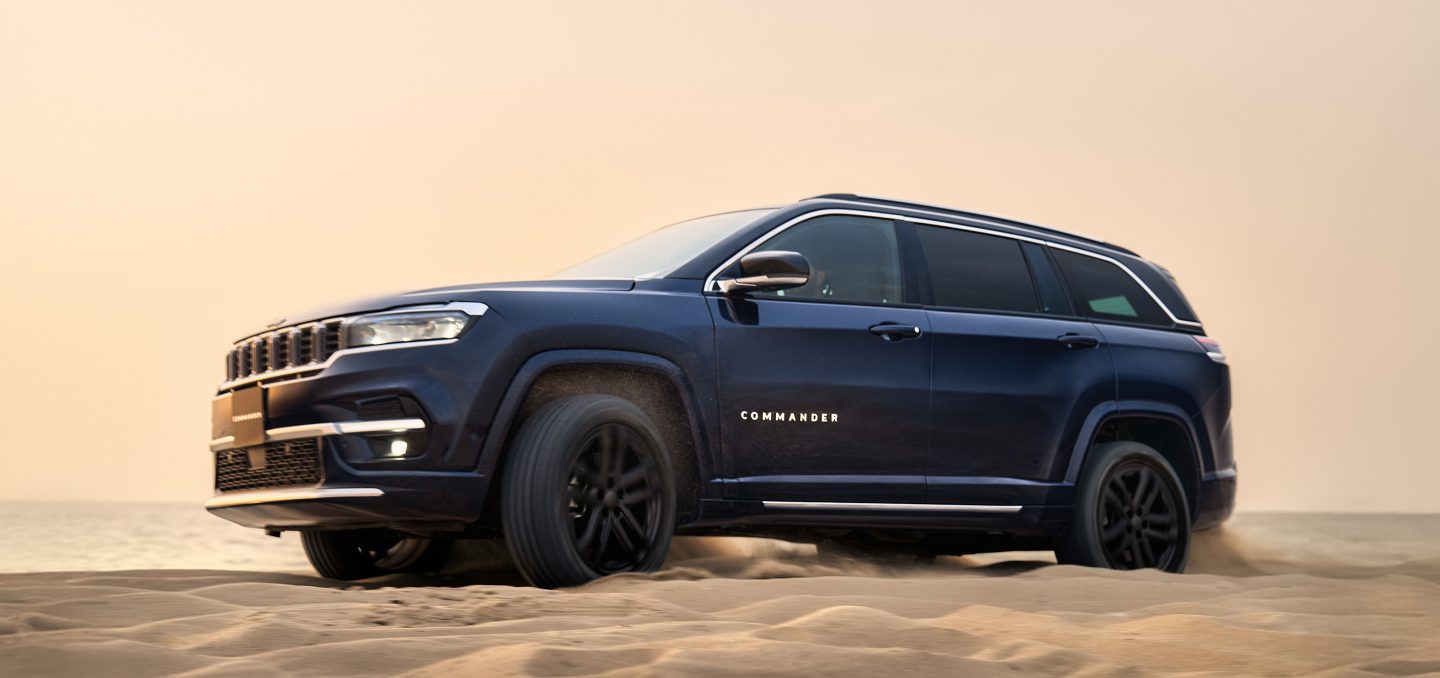 عجلات من الألومنيوم مقاس ١٩ بوصة بتصميم يهدف إلى تقديم أفضل راحة للقيادة، دون فقدان القدرة على مواجهة أي تحد.