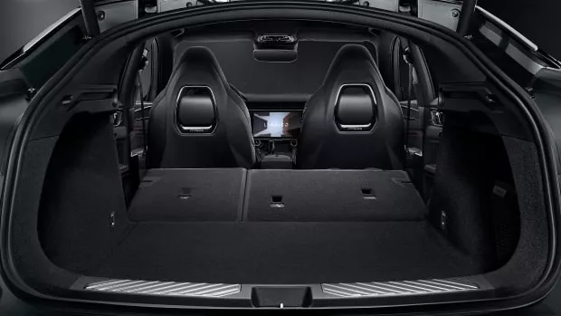 16 storage spaces to place your personal items. The trunk can be extended to 1050L when needed.
