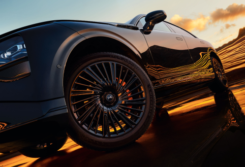 The brake calipers in signature orange highlight the New G9`s sport DNA.