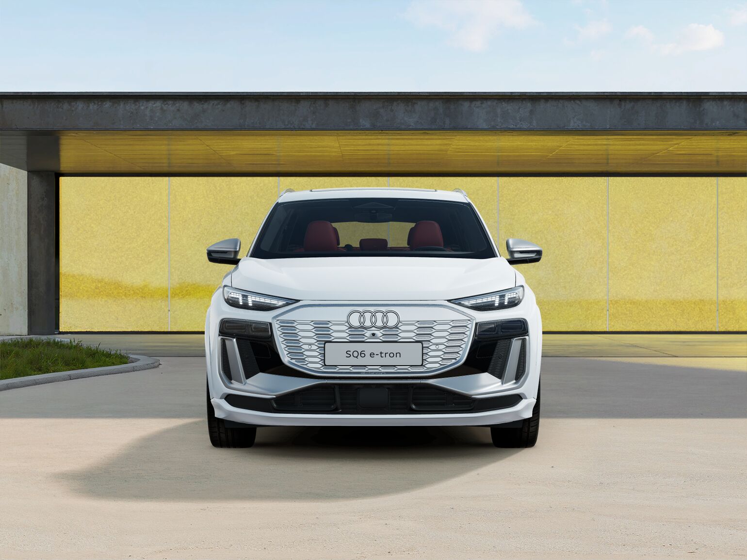 The high front end and the striking front bumper as well as the wider wheel arches create a confident appearance. The inverted Singleframe painted in body color is flanked as standard by LED headlights plus.