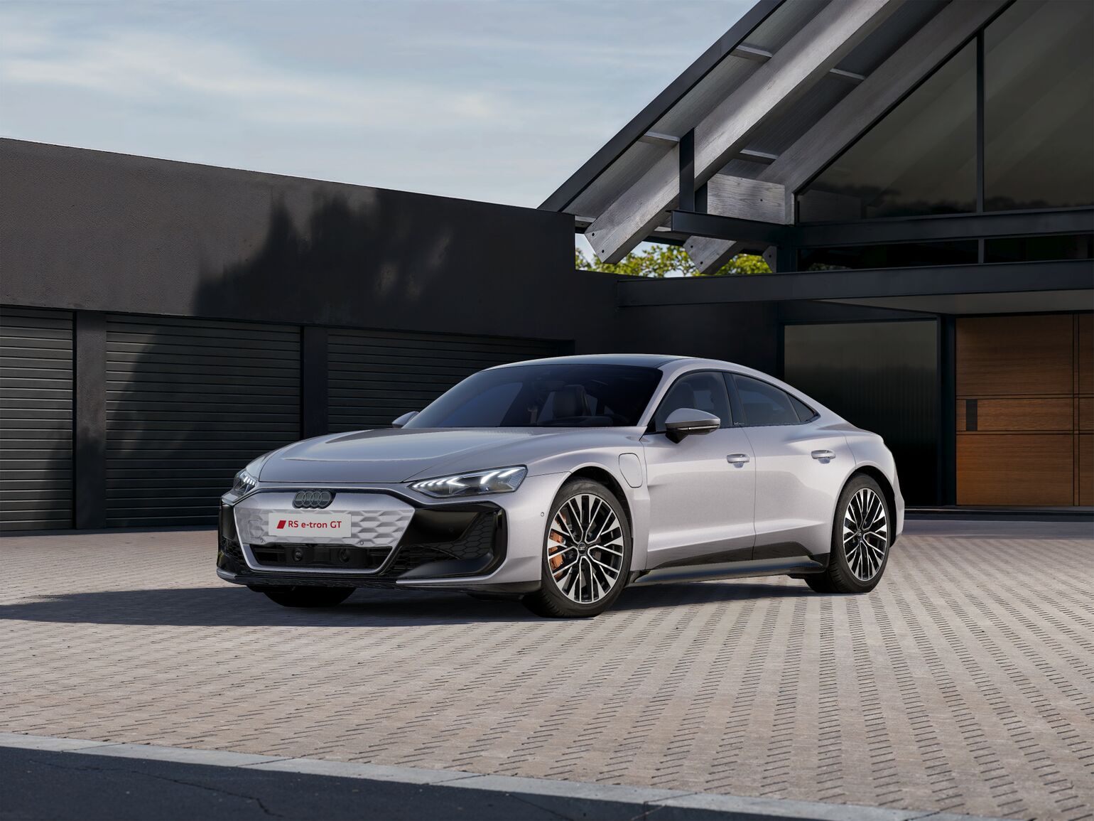 The dynamic light sequencing of the coming home/leaving home function makes a progressive statement. The light strip across the entire rear end is particularly impressive.