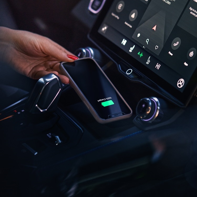 The Infinity system with 10 speakers will make your music sound like never before, and the 12.7` center display holds everything you can think of. Plus, wireless charging area right where you need it (and USB if you’re old school).