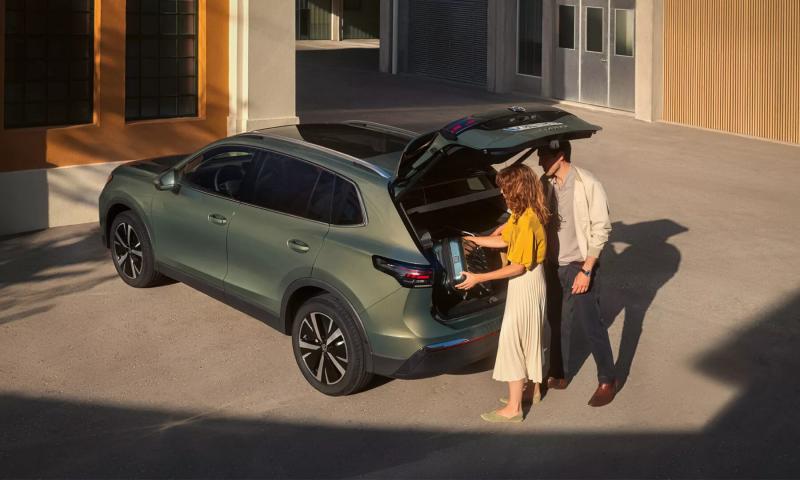 Offers more storage space with up to 1,650 l thanks to the optional variable luggage compartment floor. Whether a short relaxing break or a longer adventure holiday, your Volkswagen has the perfect space for your luggage.