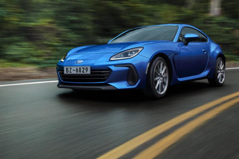 The SUBARU BRZ —an ultimate sports car— boldly accentuates its uniqueness by expressing the SUBARU`s design philosophy `Dynamic x Solid` and the design concept `BOLDER` that will evolve the philosophy.