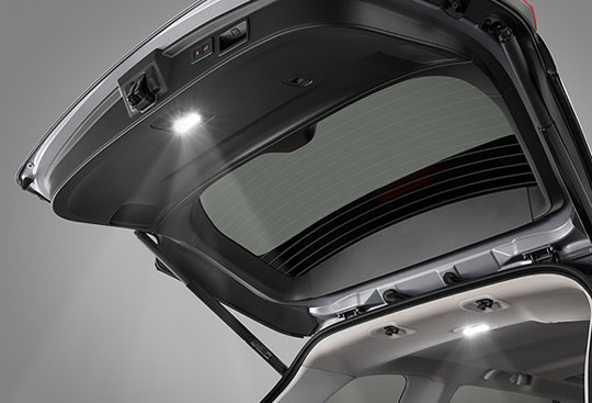 Convenient for outdoor activities, the LED lighting provides better illumination coverage of the cargo area and wider coverage around your feet.