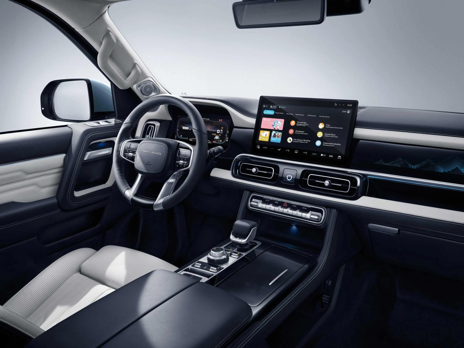 Off-road features W-HUD head-up display, more suitable for off-road scenarios, imaging distance up to 2.2m.