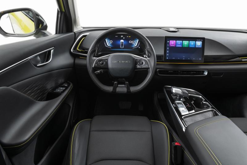 Multifunctional steering wheel gives you control to the digital touch infotainment multimedia system and digital dash display.