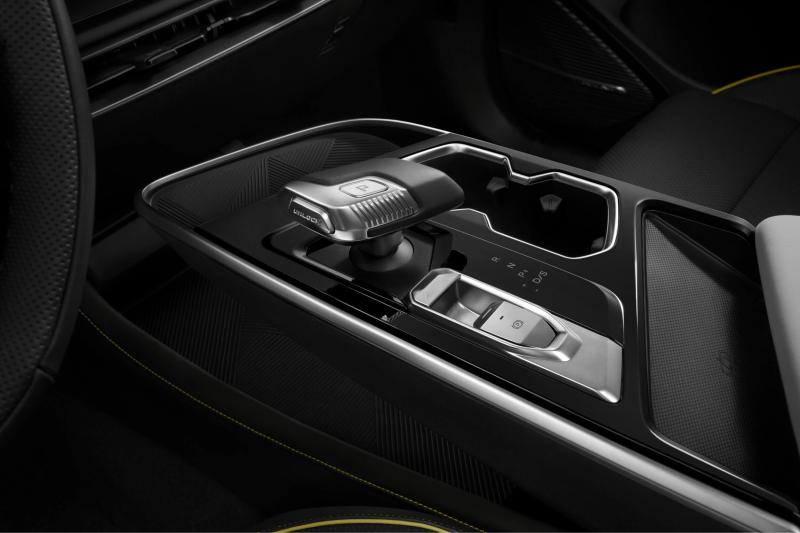 Dual clutch transmission with option to shift to manual mode, developed by BAIC and Germany Maximum power: 138 Kw Maximum torque: 305Nm 0-100KM Acceleration: 7.84s.