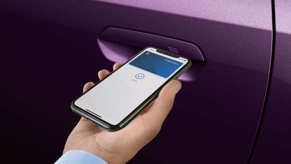 Leave your vehicle key at home. You can use your smartphone instead of a conventional key, thanks to the BMW Digital Key. To unlock your vehicle, simply hold it next to the door handle. Place it on the designated tray before you set off. Would you like to share you BMW with others? Simply send a Digital Key to up to five people.