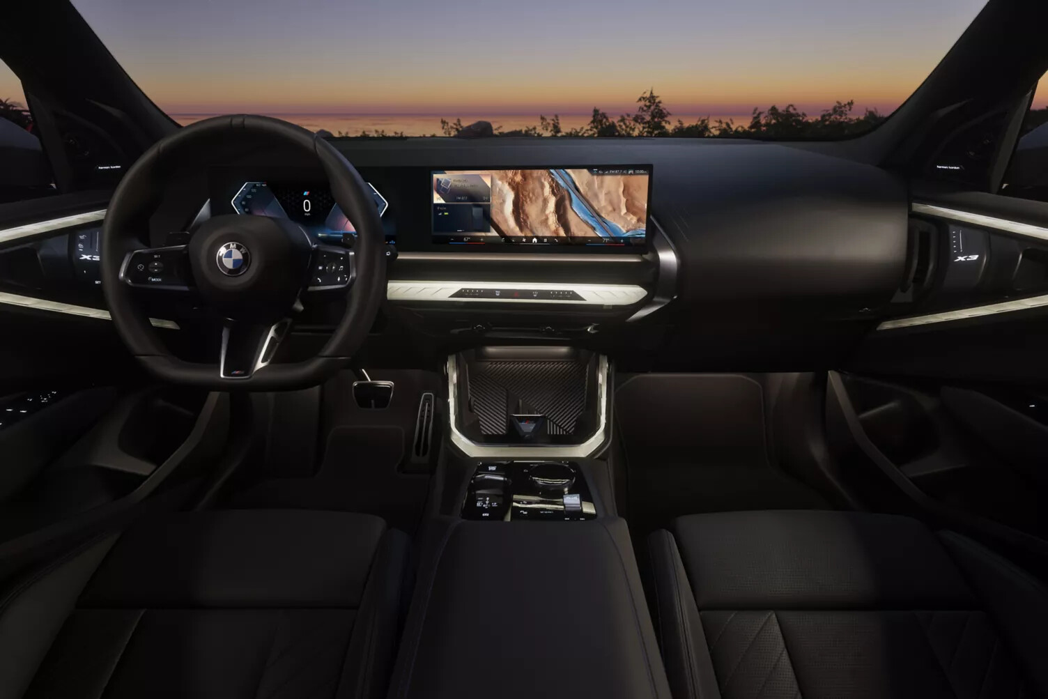 Ambient lighting creates an atmosphere that matches your driving style. Dynamic red and blue shades light up in SPORT mode. Calming ivory and green shades cascade throughout the cabin in RELAX mode. Choose from 15 colors to illuminate the interior, including the BMW Interaction Bar.