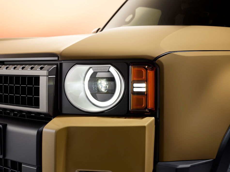 Round LED headlamp ensures clear visibility and adds a modern touch.