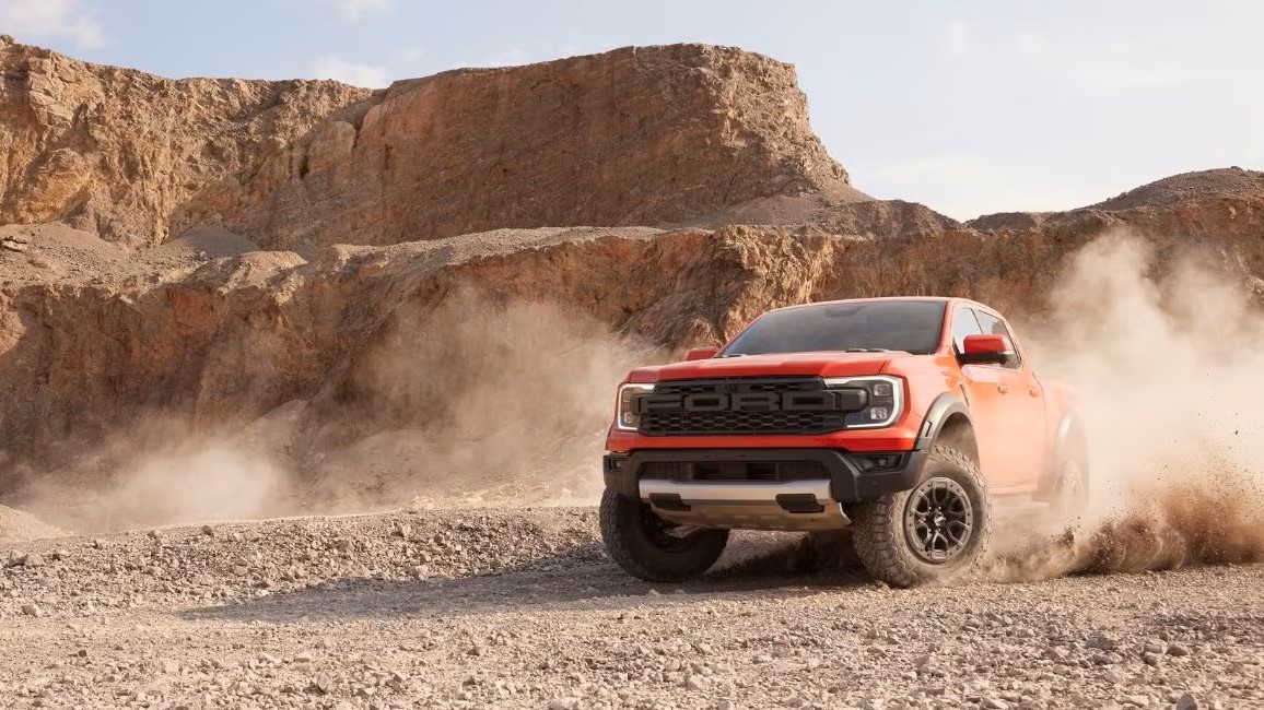 Next-Gen Ranger Raptor takes design to the next level with its flared wheel arches, C-clamp Matrix LED headlamps and bold F-O-R-D grille. Functional vents, aero features, and tough, cast aluminum side steps enhance the bold signature look. This is what a high-performance off-roader looks like