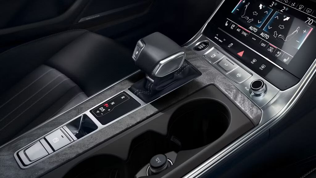 For ultimate driver enjoyment, the 7-speed S tronic offers a manual mode. With steering-wheel-mounted shift paddles, the gearbox responds quickly to driver input.