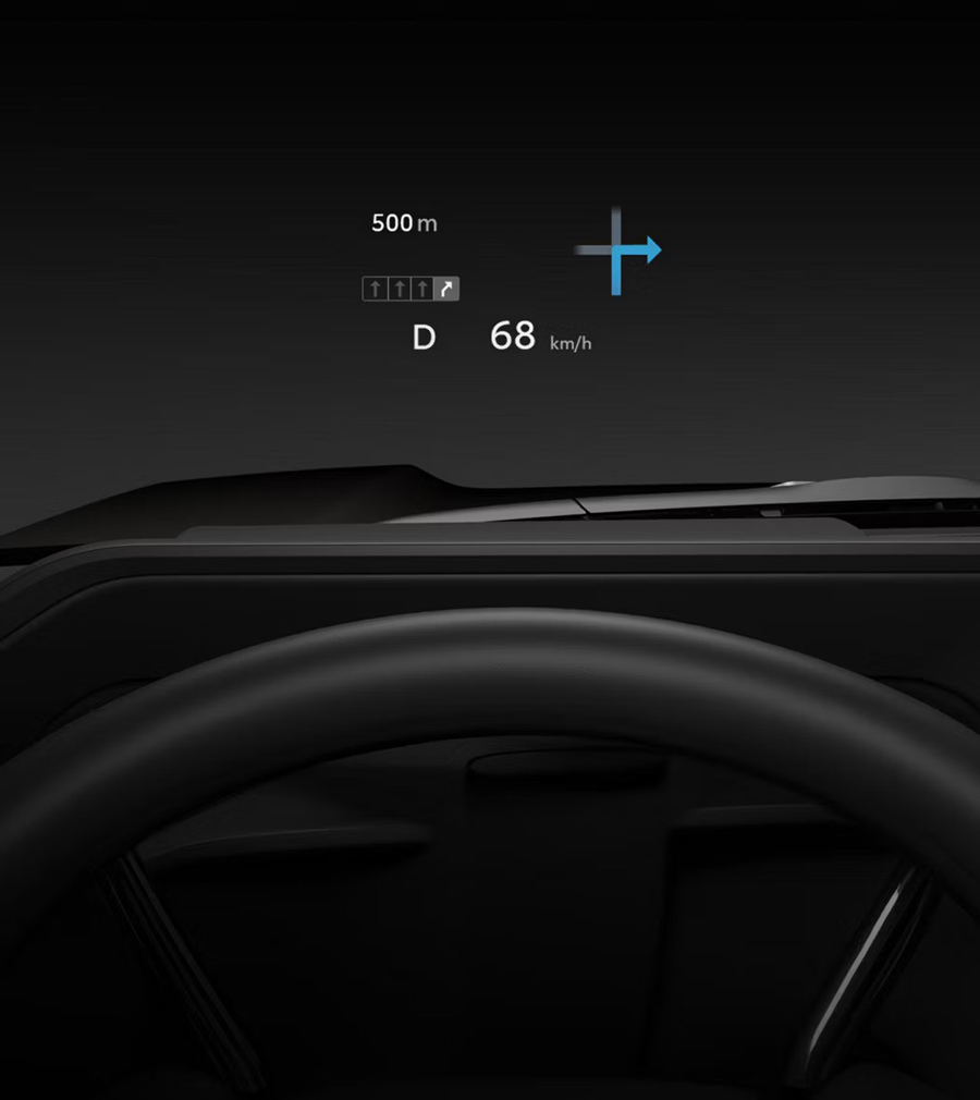 Stay informed effortlessly with the Land Cruiser Prado, as vital driving data is projected onto your windshield within your line of sight. Keep your focus on the road ahead and enjoy the drive.