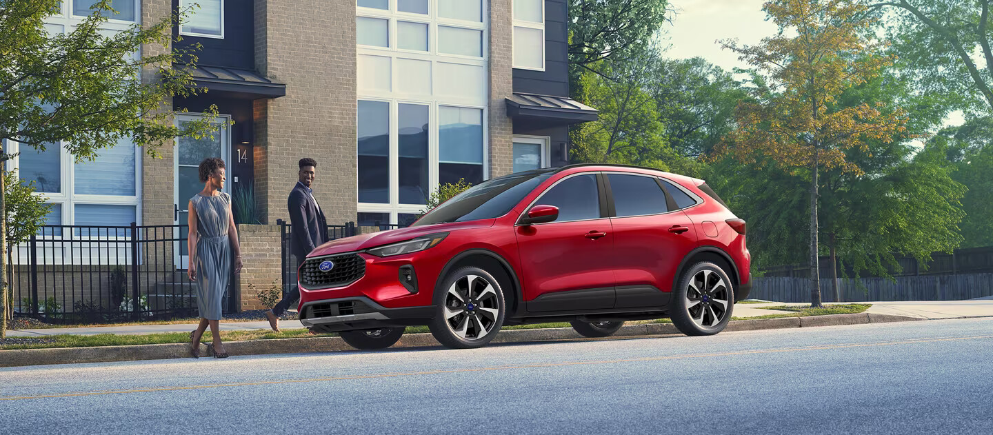 Sporty and sophisticated, this model’s details balance style, comfort, and performance.