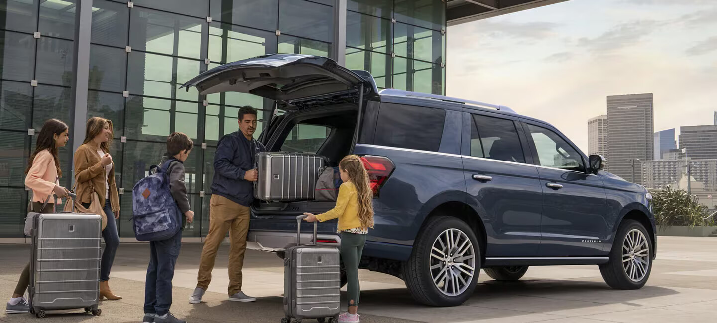 Any organized excursion on and off-road is made easy with the Cargo Management System, included with the available Cargo Package and the available Convenience Package.