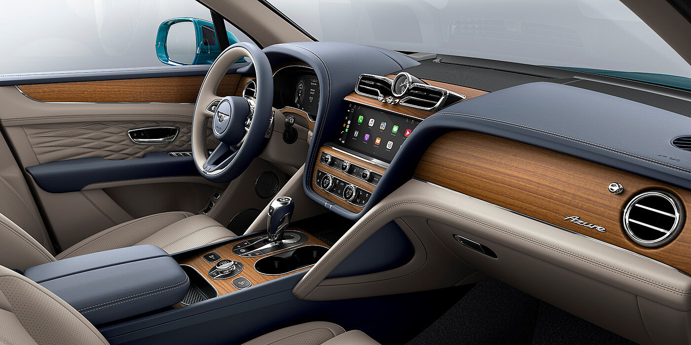 The spacious SUV interior features Harmony Diamond Quilt, an upholstery style designed to emphasize the sense of space. A vast number of hide and trim combinations are available for you to choose from, including the new Gravity Grey hide color.