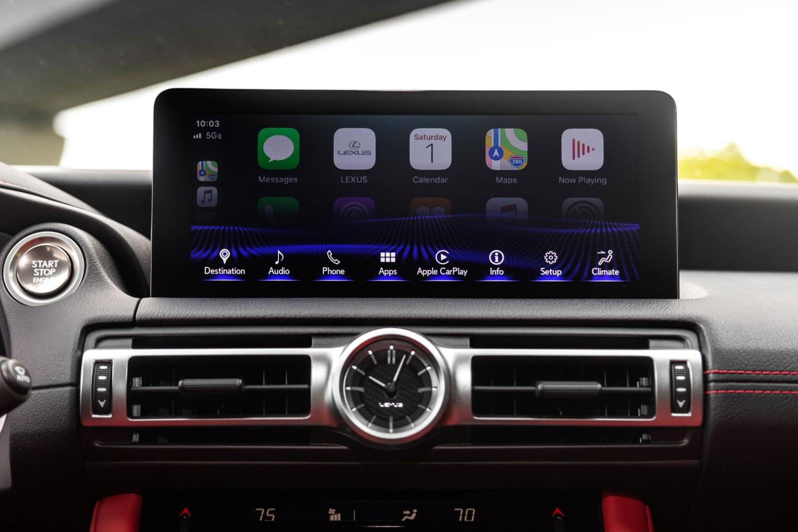 The class-leading and large 10.3-inch high-resolution split-screen multimedia display provides immediate, simultaneous access to audio and climate controls and makes everything you see on your screen a stunning viewing experience.