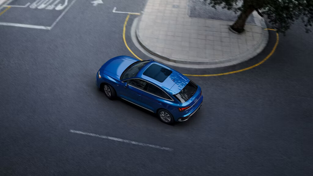 The athletic sloping roofline on the Audi Q5 Sportback lends just the right amount of flair without forgetting it’s an SUV, while the panoramic sunroof brightens up the interior with natural light.