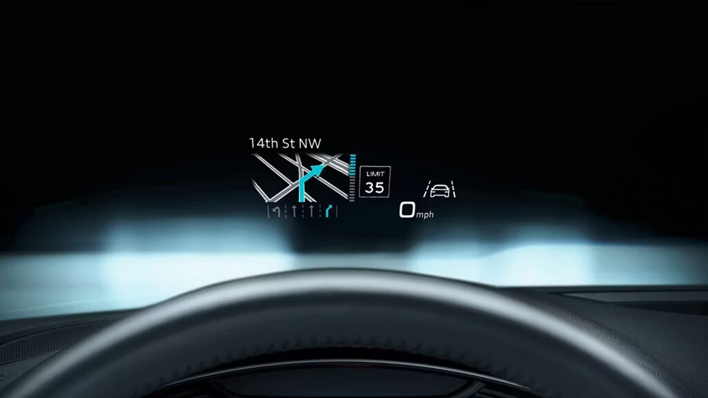 The available head-up display on the RS Q8 performance offers all the relevant information you need—projected safely and conveniently within your field of vision.
