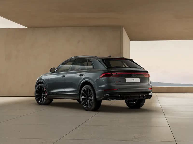 Choose from standard 22` wheels, or go big with optional 23` multi-spoke design wheels (shown) in bicolor finish with 285/35 R23 summer tires.