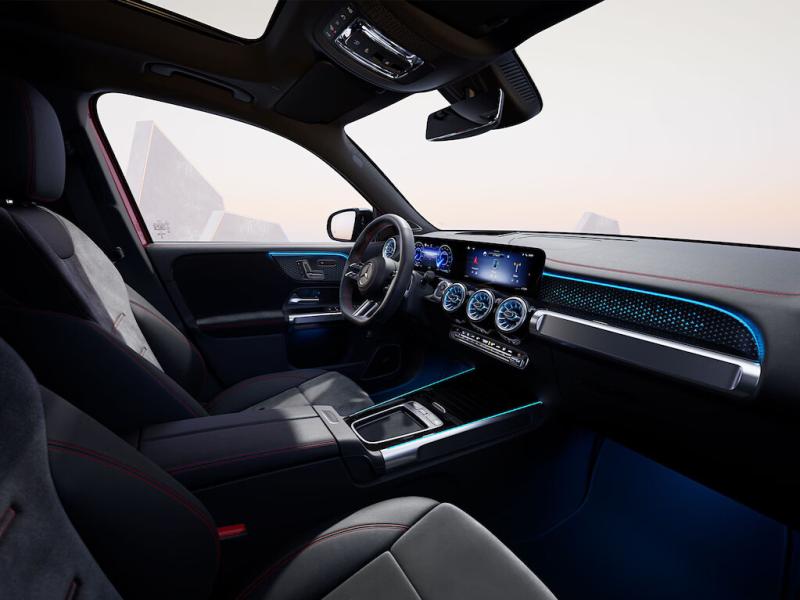 The details make the difference: a range of trim elements are available to personalize your EQB.