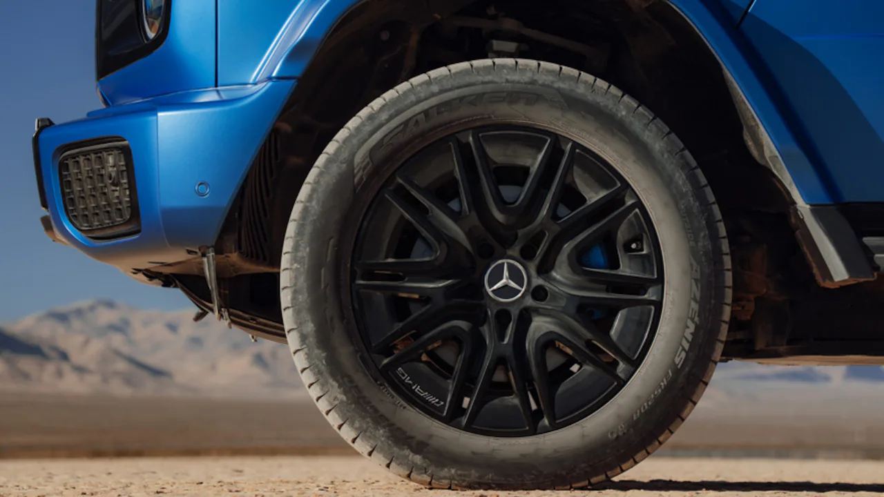 The aerodynamic optimized wheels enhance efficiency and performance while adding a sleek, modern touch to the vehicle`s design.