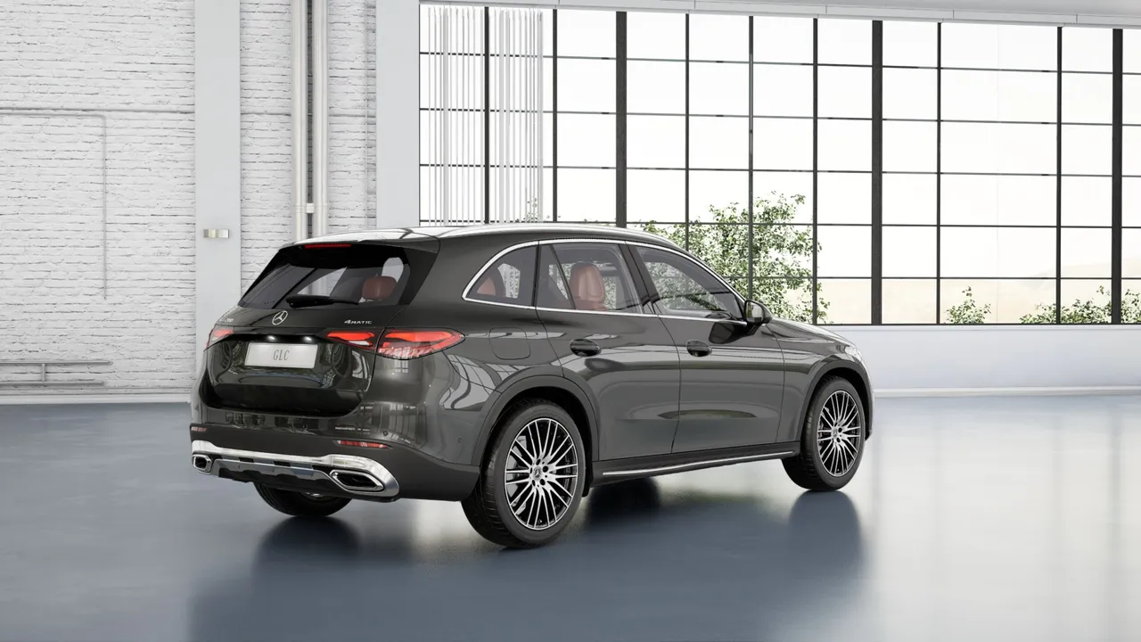 The newly designed and optional aluminum-look running boards reinforce the SUV character of the GLC. They are mounted at the height of the side skirts and facilitate entry. The running boards have a sporty `shaped` design, which means they are narrower in the area of the front doors and become wider towards the rear.