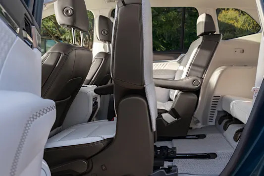 The convenient tip/slide function on the second-row captain’s chairs allows them to slide forward and be angled for easy access to the third row.