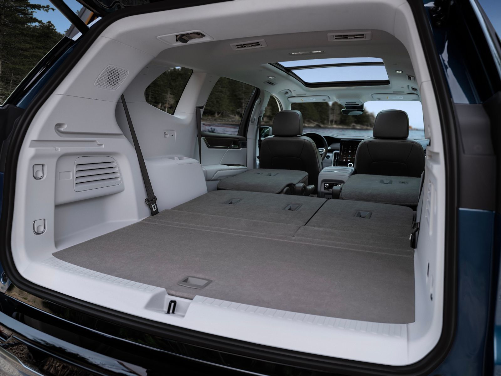 One or both sides of the seat can be folded flat, enabling cargo- and passenger-carrying versatility.