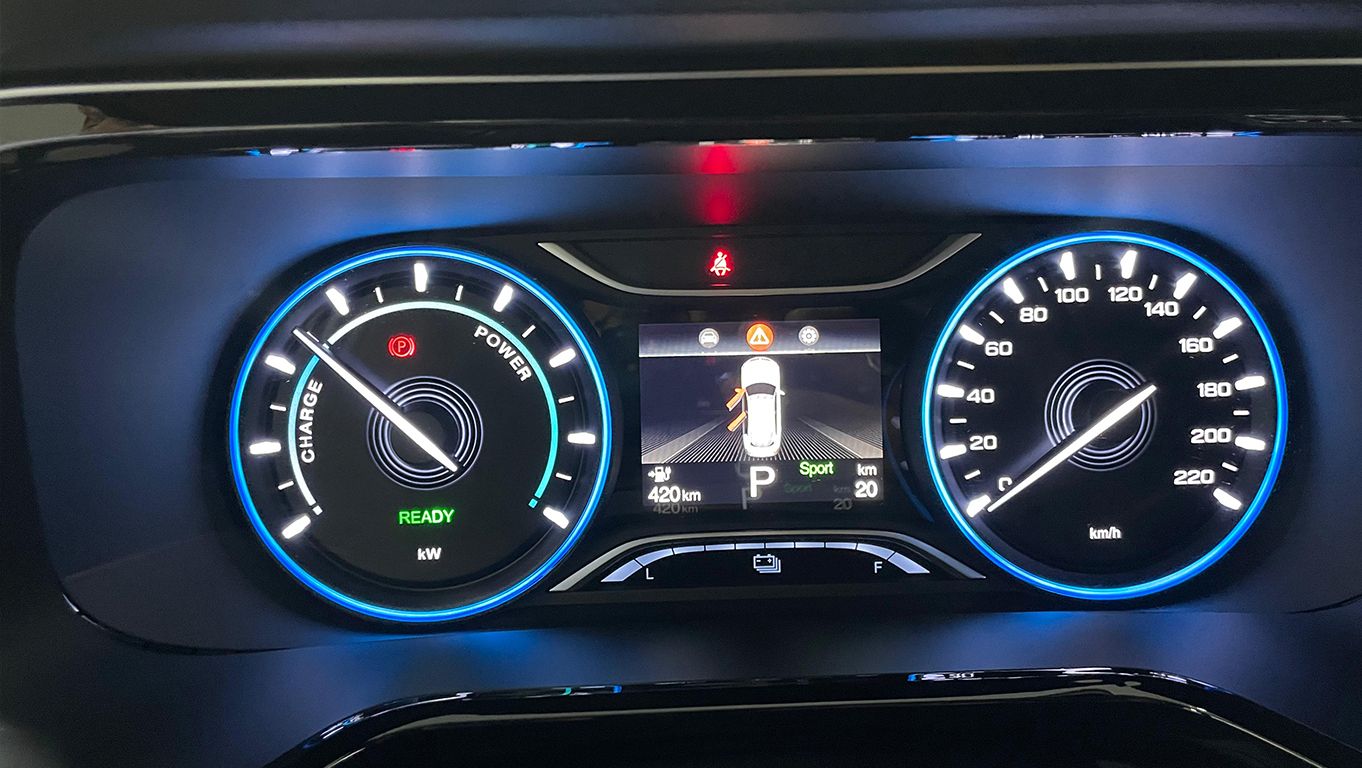 The Aion ES battery delivers 55.2kWh offering a driving range of 442km (NEDC).