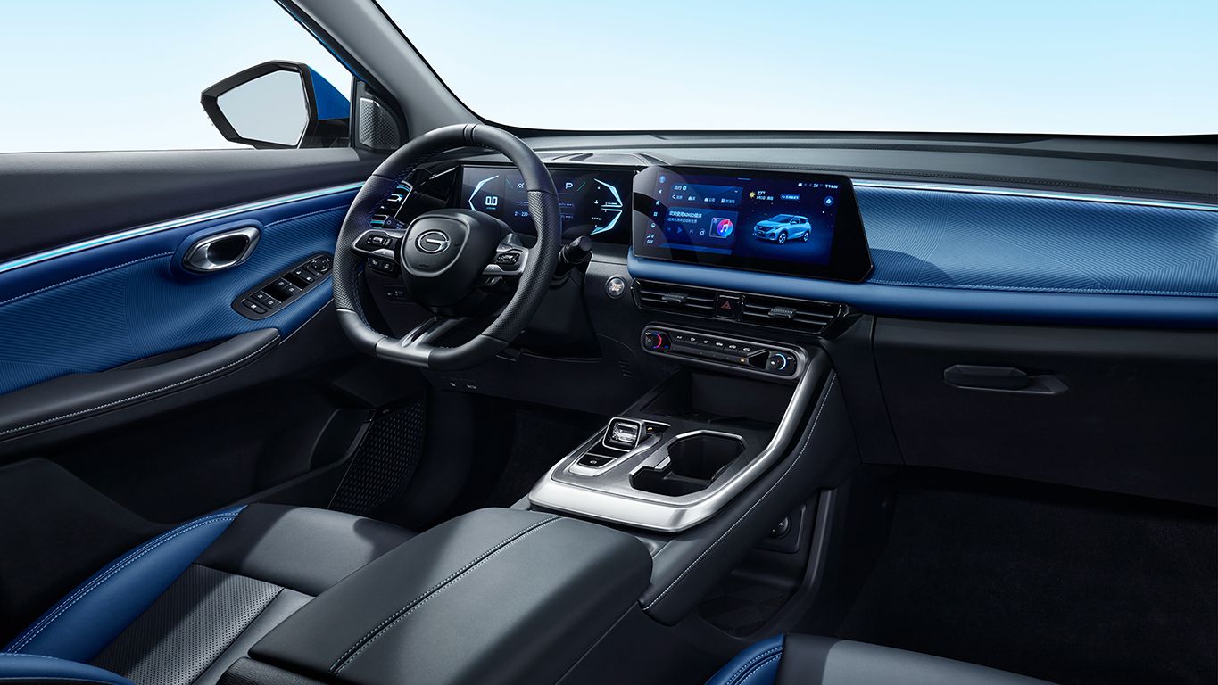 6-way Adjustable Powered Driver’s Seat with front-row Heated Seats, second-row Seats with ventilation and super-size Panoramic Sunroof.