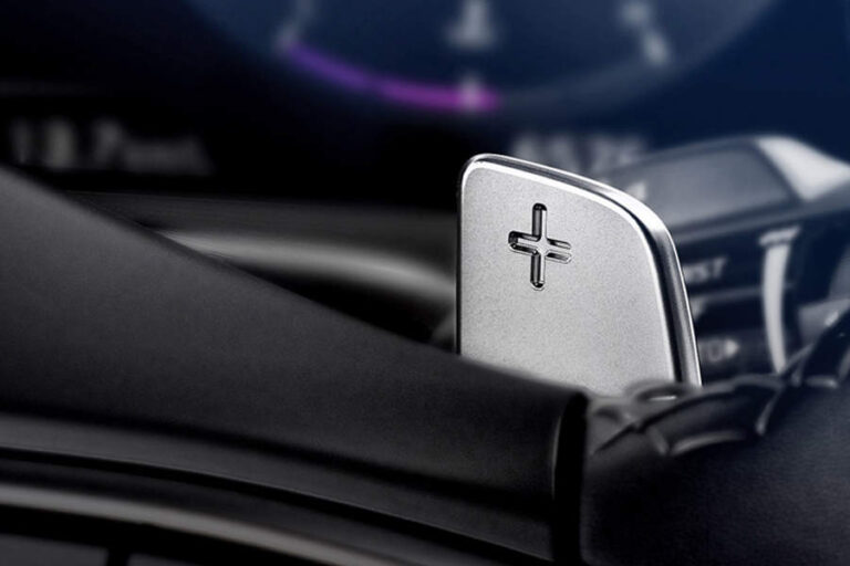 Instantly access more torque or choose your own shift points for the 8- or 6-speed automatic transmission without having to take your hands off the steering wheel.