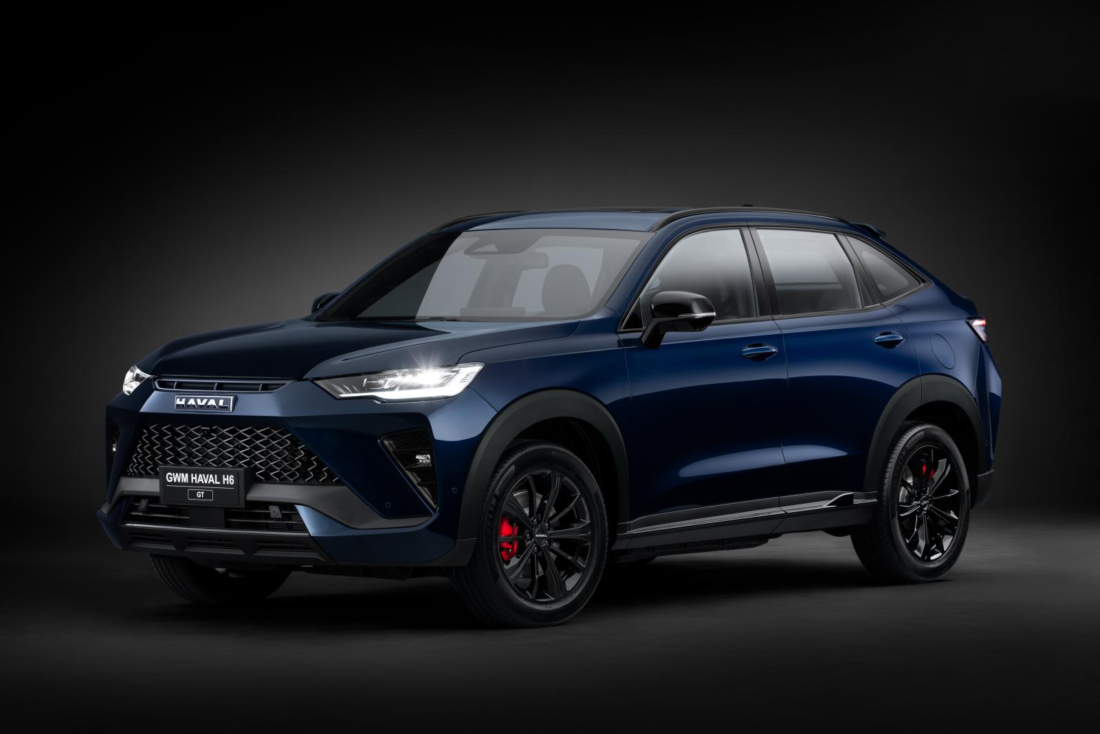 High brightness LED matrix automatic headlamps light up your journey ahead.