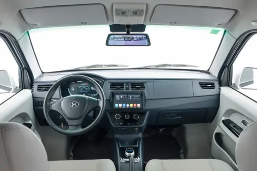 Designed as a 7-seater passenger van, the X30L EV offers a large and ergonomic cabin with high-quality synthetic leather seats and a modern dashboard with an LCD display. The knob-type transmission enhances convenience and ease of use, while heating, ventilation, and air conditioning (HVAC) ensure passenger comfort in all conditions.